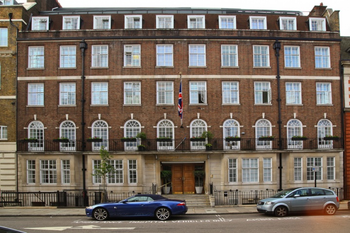 35 Weymouth Street London W1g 8bj